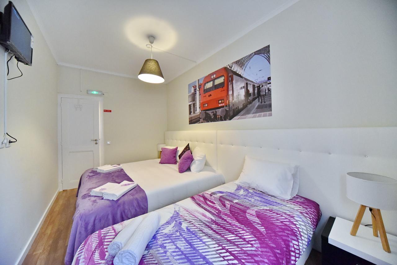 Train Lisbon Hostel Exterior photo